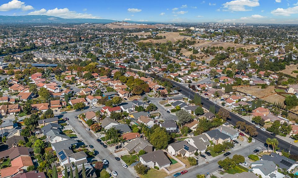 1st image of 5055 Corte Verde Dr