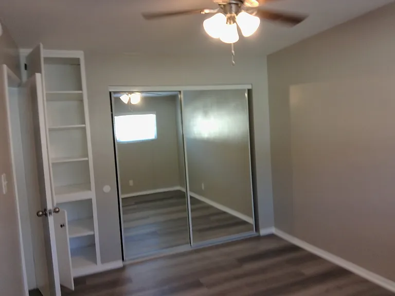 2610 Carnegie Ln #E — Photo 3
