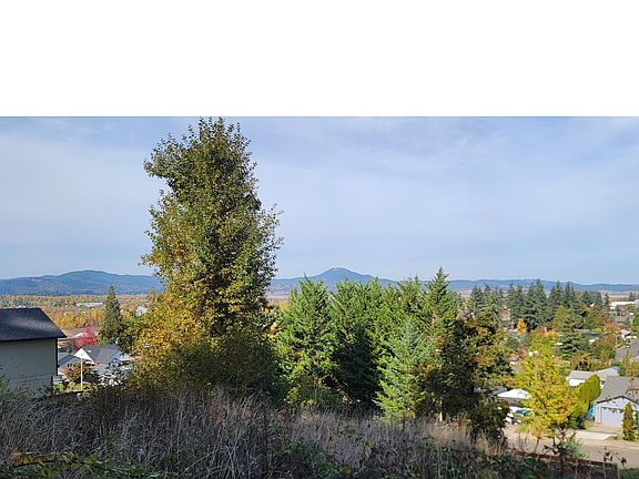 4th image of 1 Queens Ave