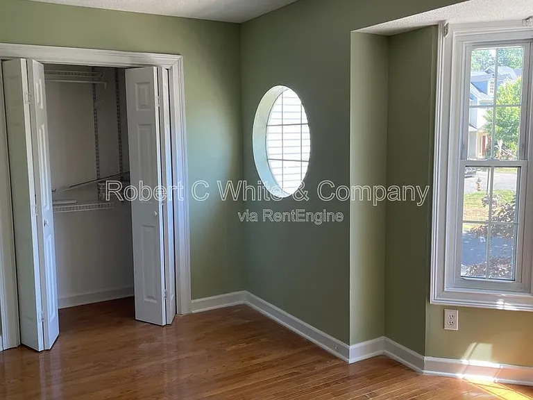 402 Cambridge Cmns — Photo 7