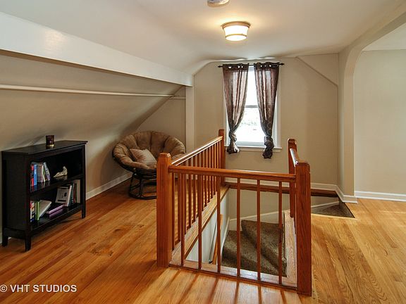 4th image of 3251 N Plainfield Ave