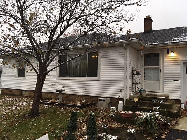 1st image of 920 W Main St