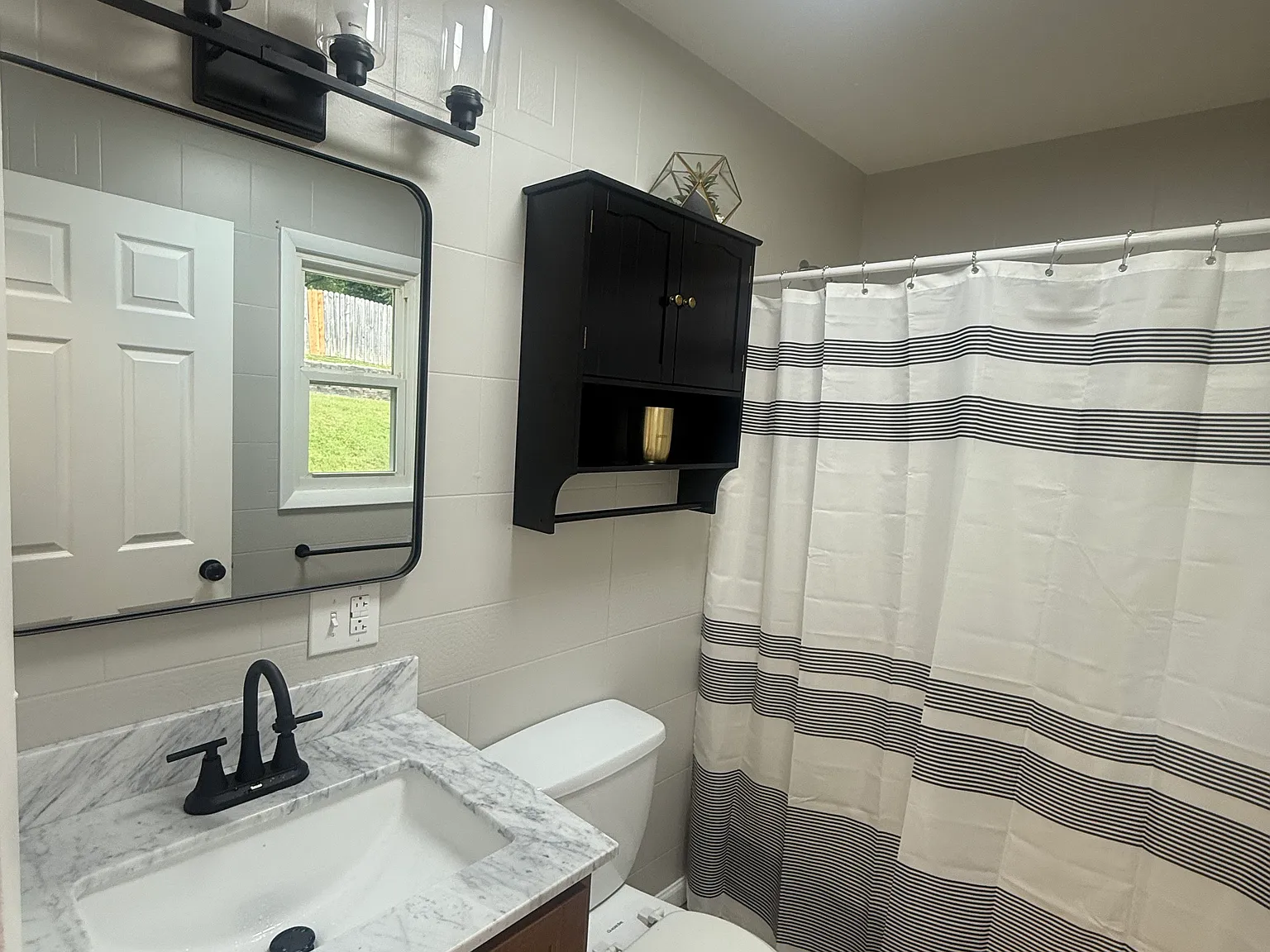 249 W J St — Photo 4
