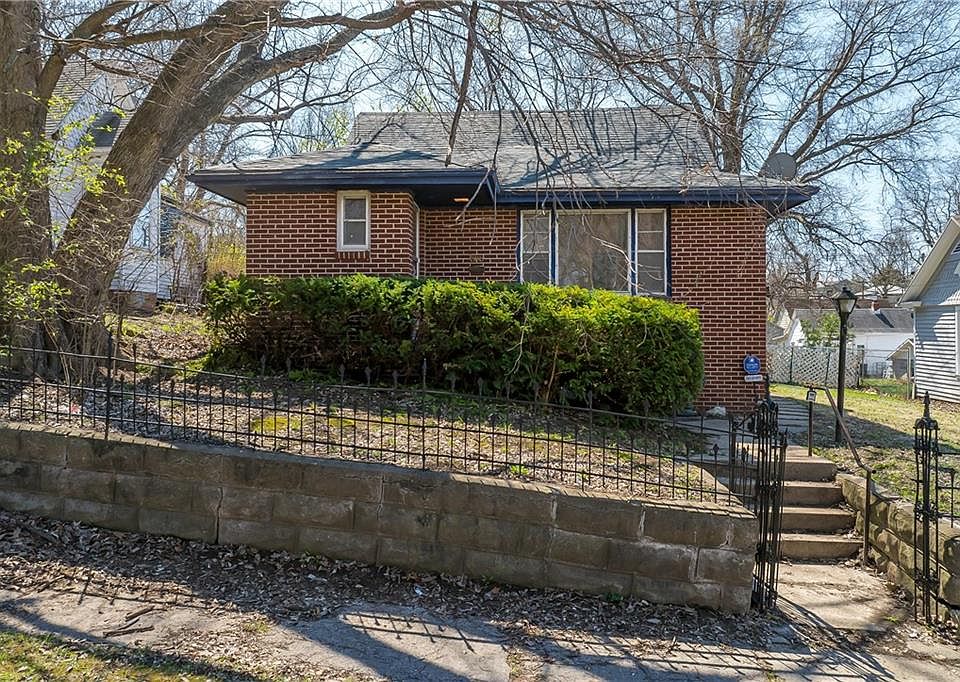 1st image of 808 Woodson St
