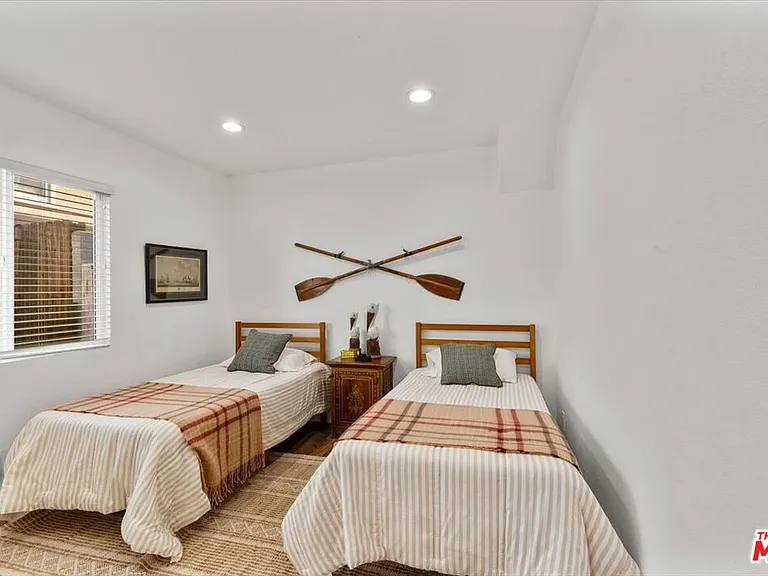 5152 Hartwick St — Photo 18