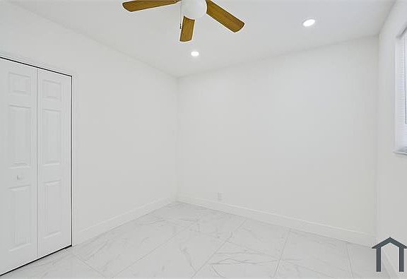 3rd image of 105 NW 14th Way APT 4