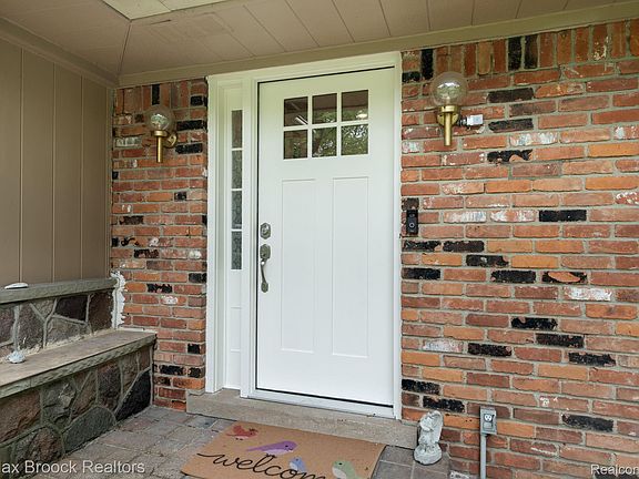 3rd image of 25461 Tweed Dr