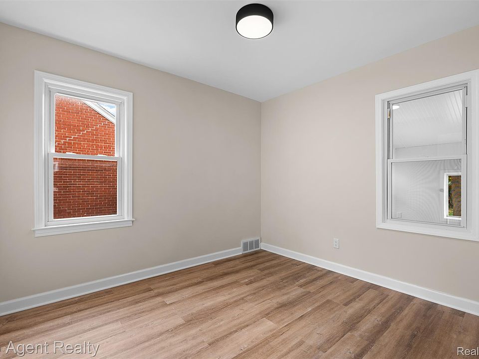 9716 Quandt Ave, photo 18
