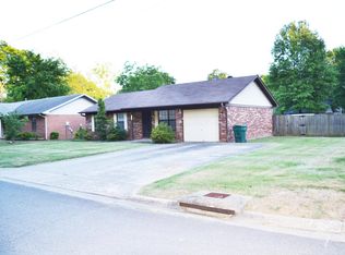 2027 Cross St, Conway, AR 72034