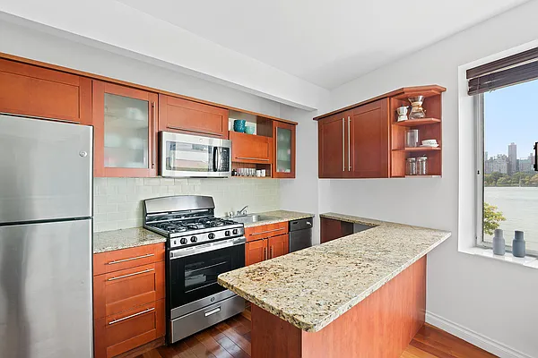 Rented by Compass | media 13