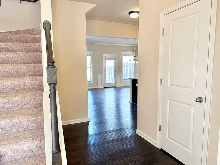 7075 Elmwood Ridge Ct — Photo 10