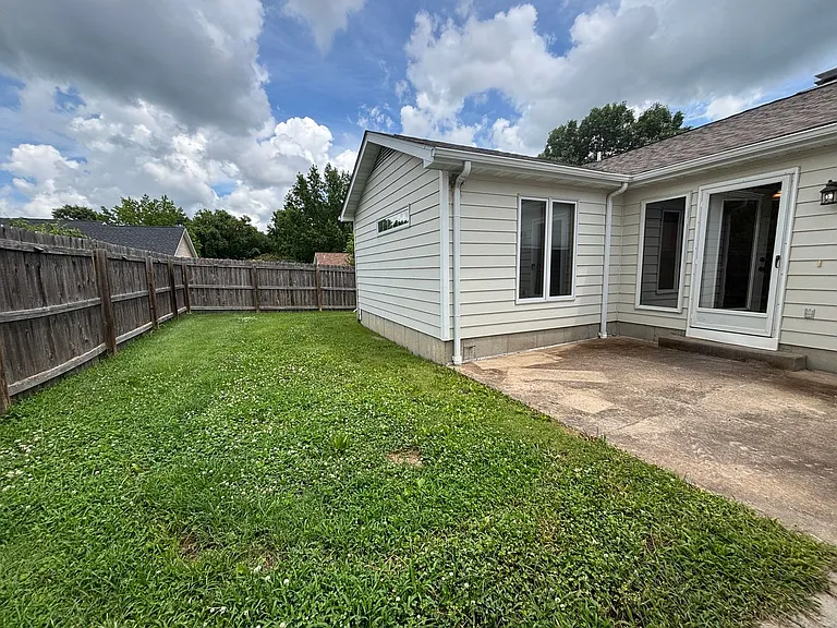 300 Dover Dr — Photo 12