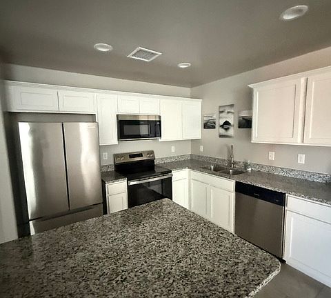 5th image of 2370 E Jagerson Ave #B