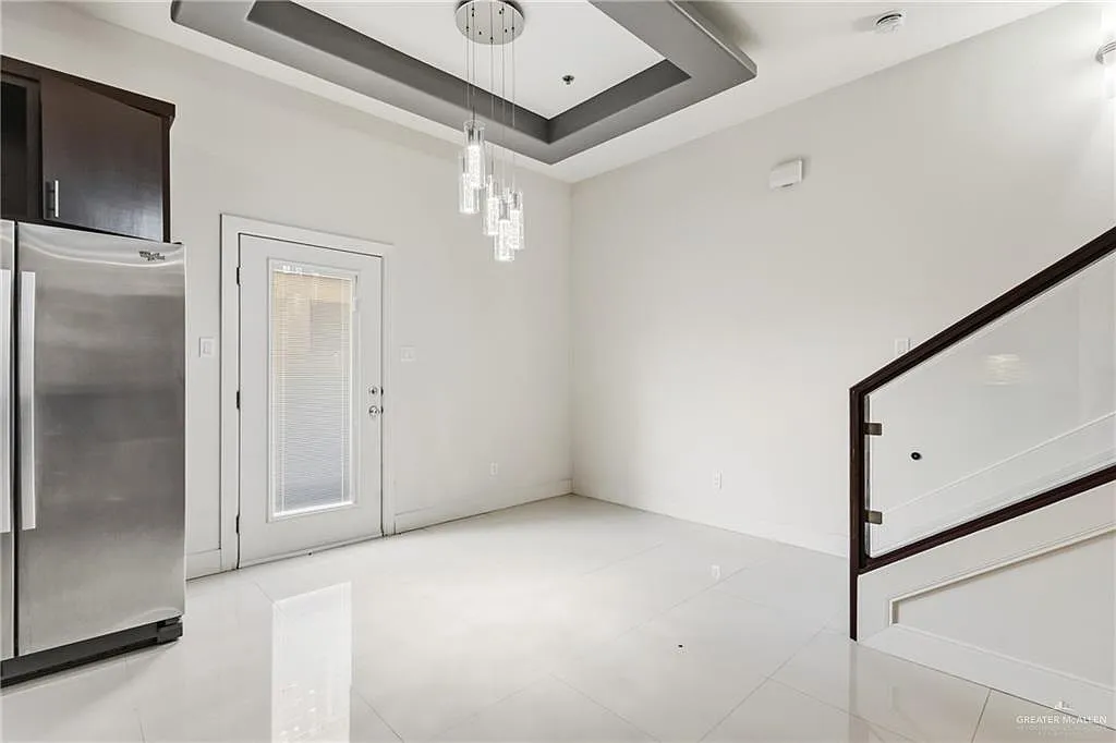 2 bed, 2.5 bath, 1440 sqft, $1,500 — Photo 3