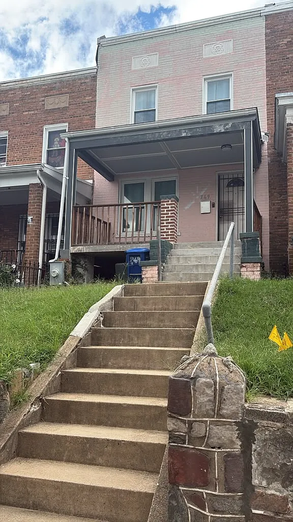 3 bed, 1683 sqft, $3,000 — Photo 1