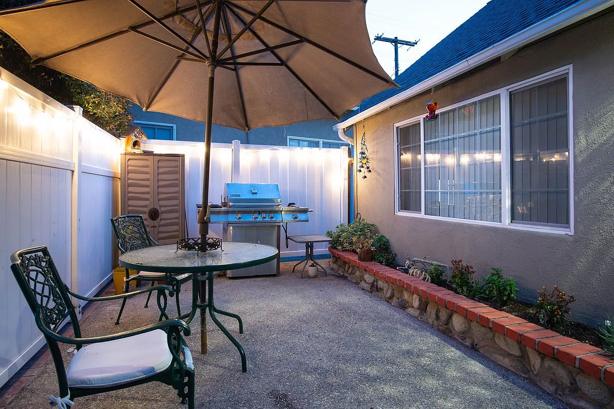 1 bed, 1.0 bath, 800 sqft, $2,400 — Photo 2