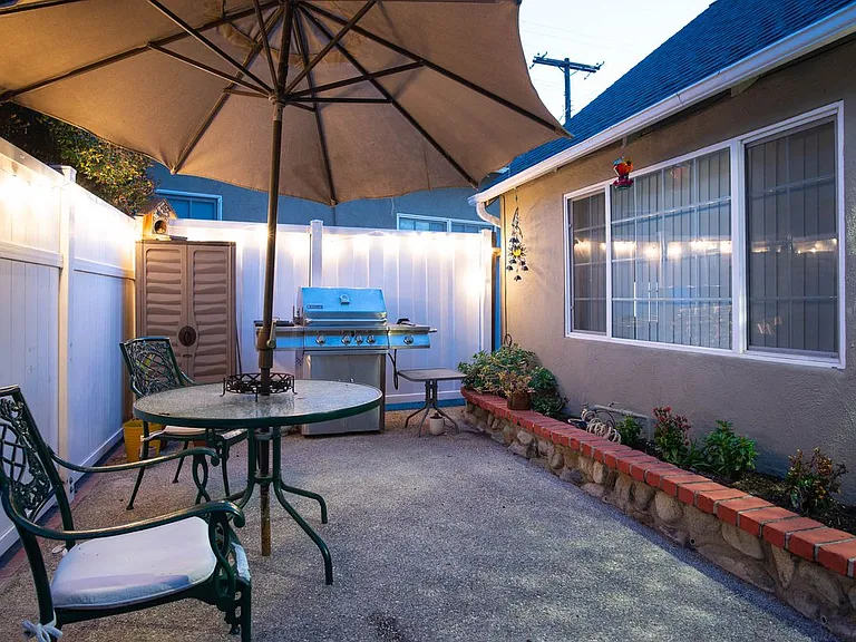 16145 Rayen St — Photo 2