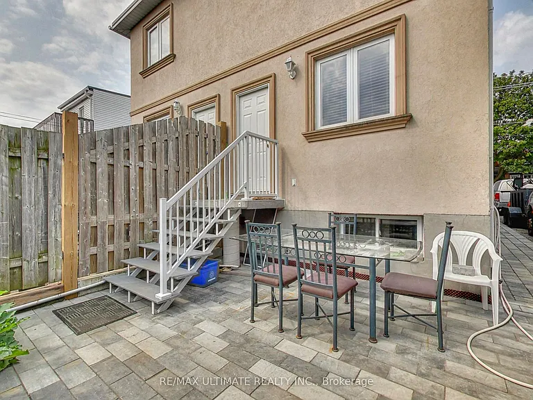19 Glenora Ave #UPPER — Photo 26