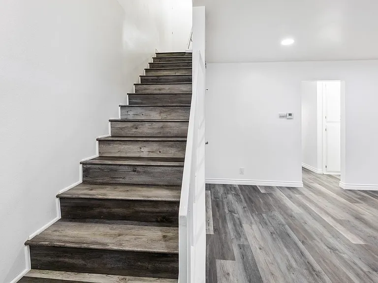 7542 Volga Dr — Photo 8