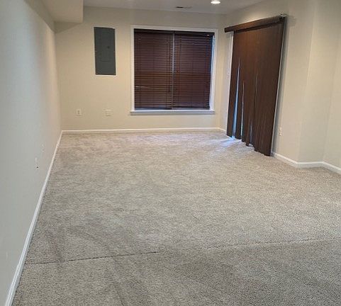 4th image of 165 Royal Ct