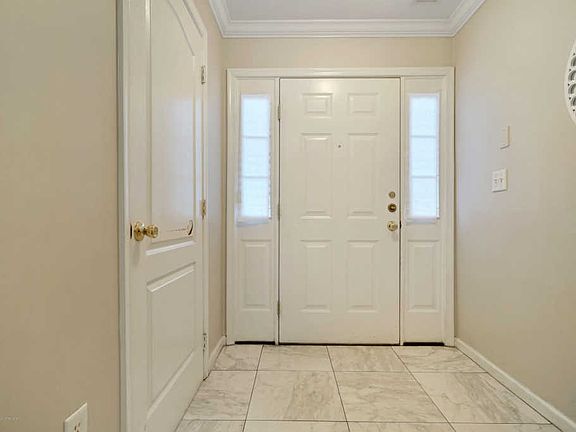 2nd image of 123 Liverpool Ct #1000