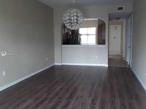 4th image of 3600 Oaks Clubhouse Dr APT 209