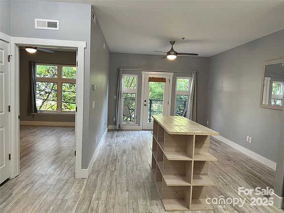3rd image of 125 Clingman Ave APT 203