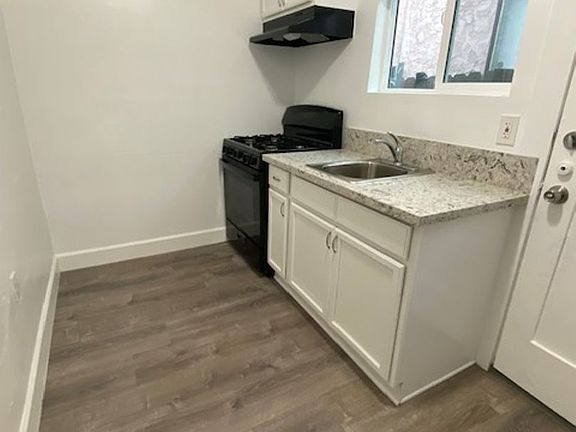 2nd image of 1119 Gardenia Ave APT 3