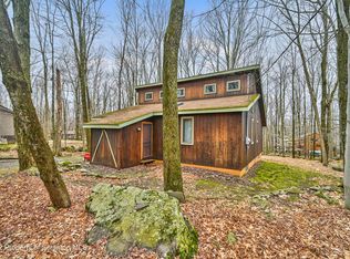 13 Sunset Dr, Gouldsboro, PA 18424