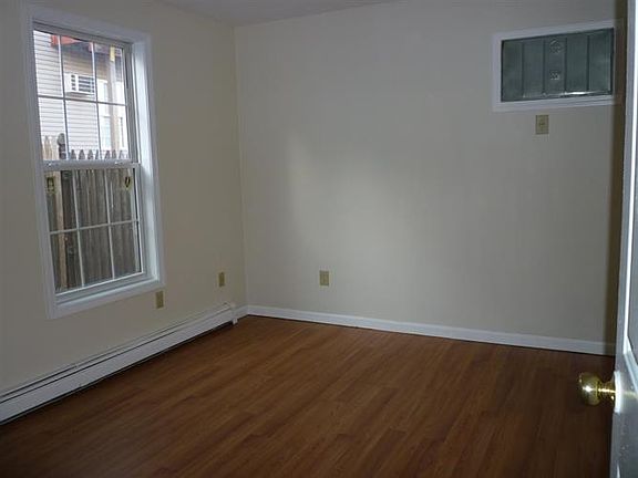3rd image of 149 Elwood Ave #1