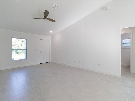 5th image of 50 S Willow St