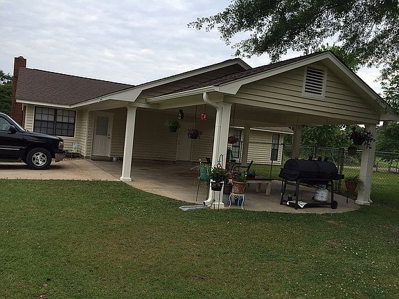 PRESSURE WASHED DRIVEWAY