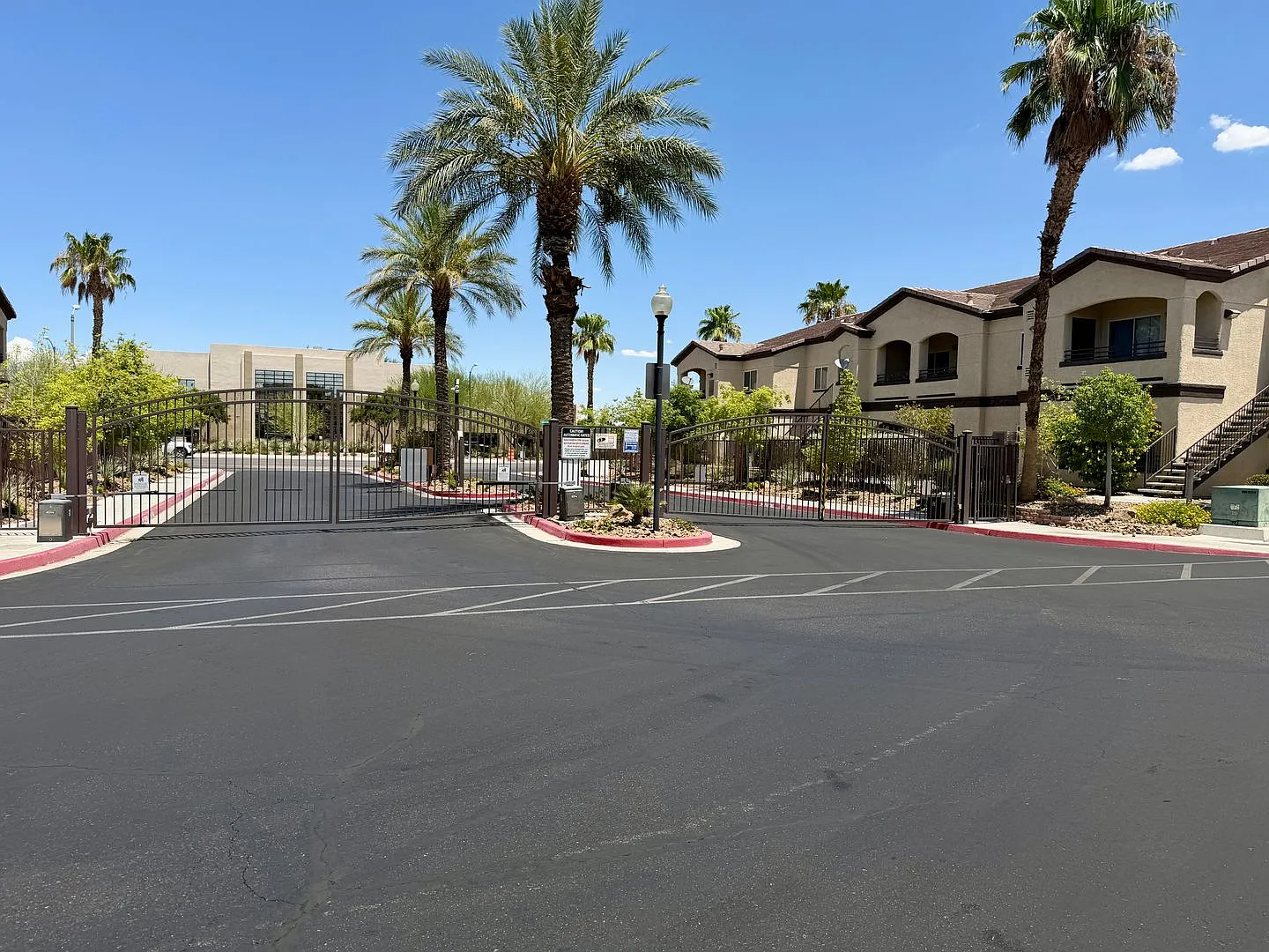 lowest price rental in henderson — Photo 1