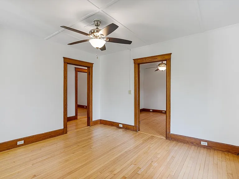 34 Lyndon St #A — Photo 7