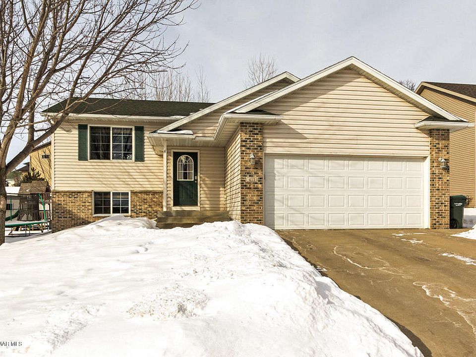 1st image of 411 Manor Ridge Dr NW