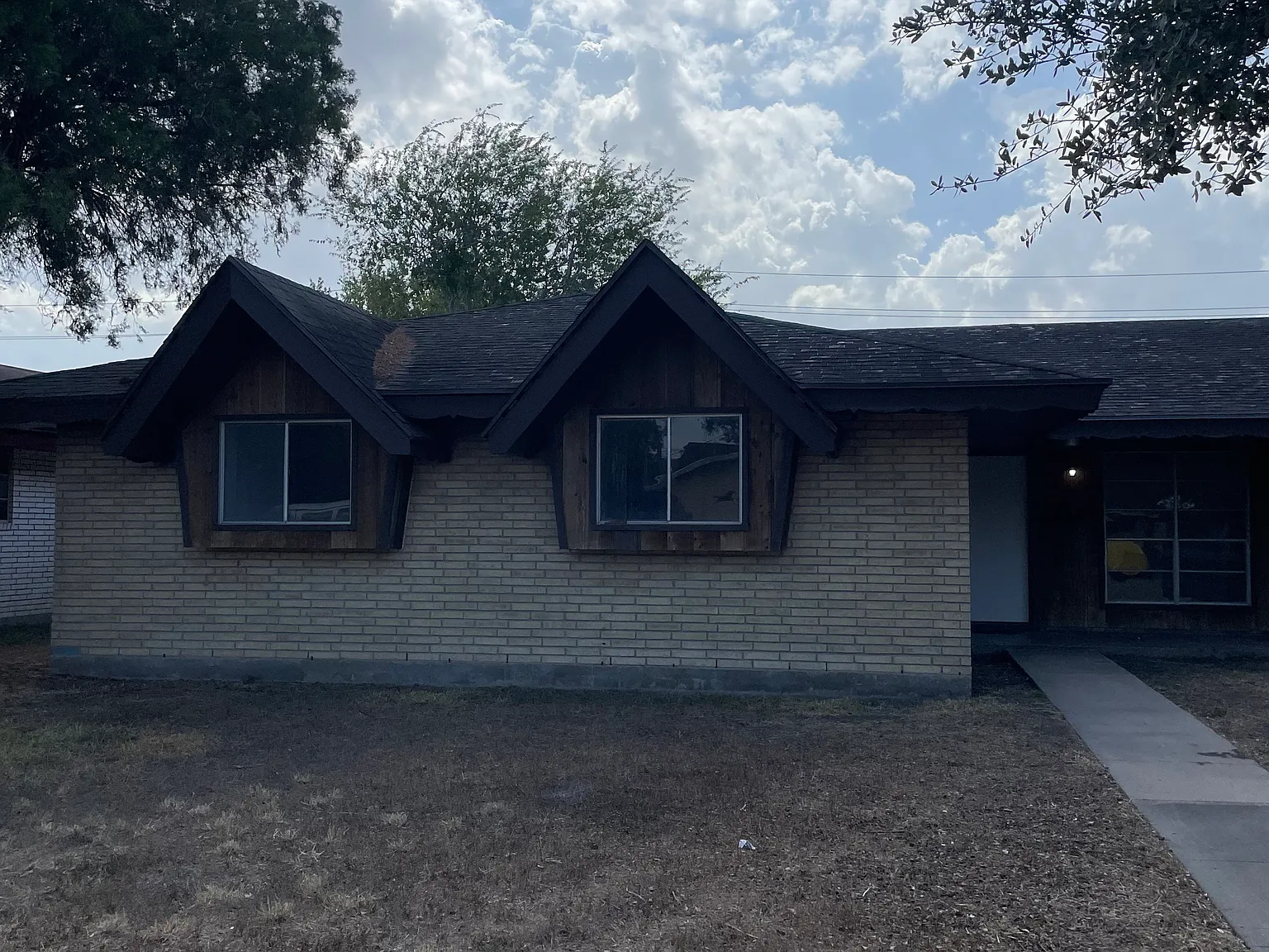 3 bed, 1326 sqft, $1,800 — Photo 1