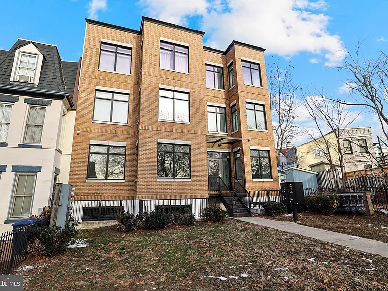 1220 Potomac Ave SE #3 — Photo 20