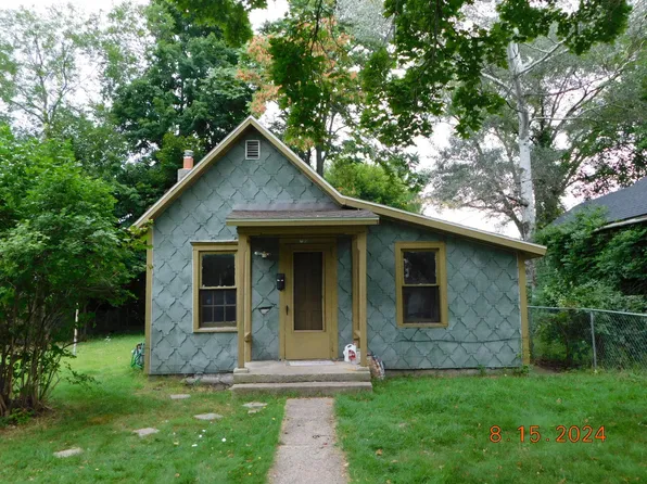 799 Edgecumbe Ave, Benton Harbor, MI 49022