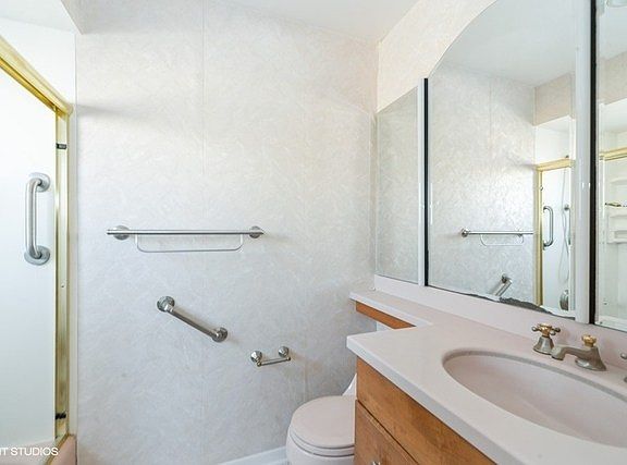 5th image of 2024 Plainfield Dr