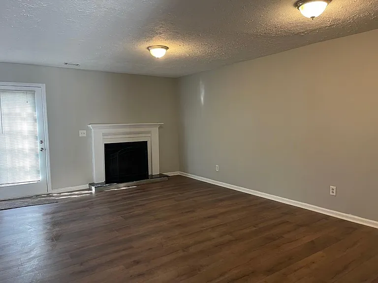 401 Water Oak Way — Photo 7