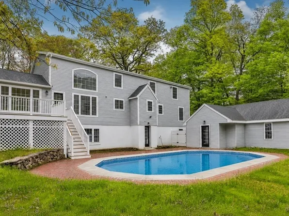 576 Grove St, Framingham, MA 01701