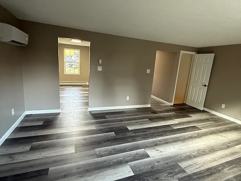 35 Sunnycrest Dr — Photo 2