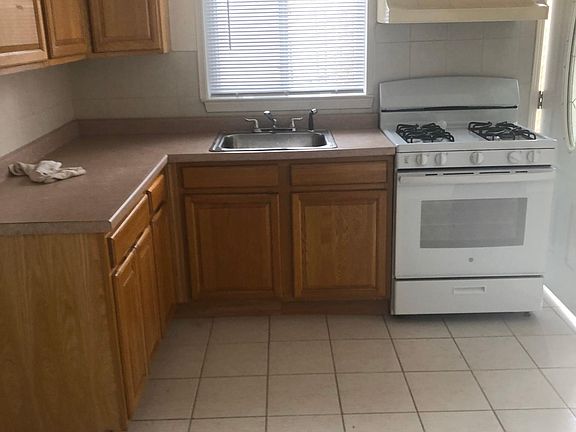 4th image of 54 Saint Johns Ave #1