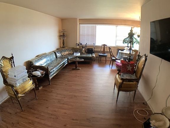 3rd image of 2915 W 5th St APT 6C