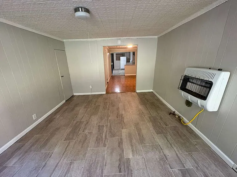 733 Burden Ave #1 — Photo 6