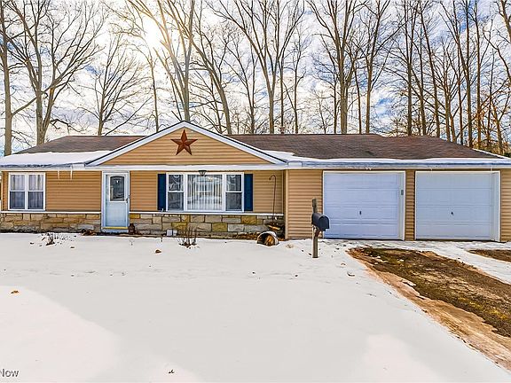 2nd image of 40 Meadowbrook Dr