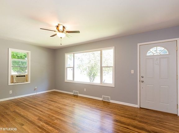 2nd image of 411 W Navaho Ave