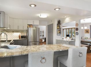 1600 Diane Rd, Mendota Heights, MN 55118