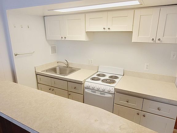 5th image of 325 S Camac St #1R