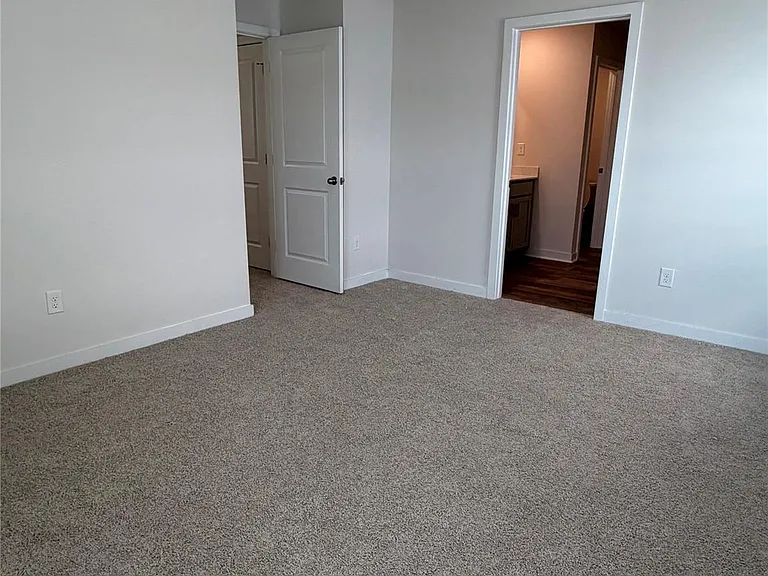 1423 Mammoth Rd — Photo 11